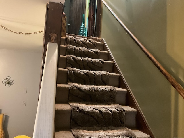 45 Ludlow St, Waterbury, CT 06710 - view of stairway