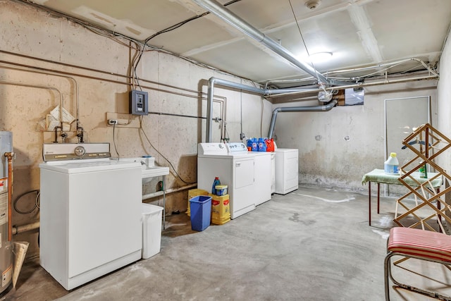 42 N Lake Dr Apt C2, Hamden, CT 06517 - washroom featuring independent washer and dryer and water heater