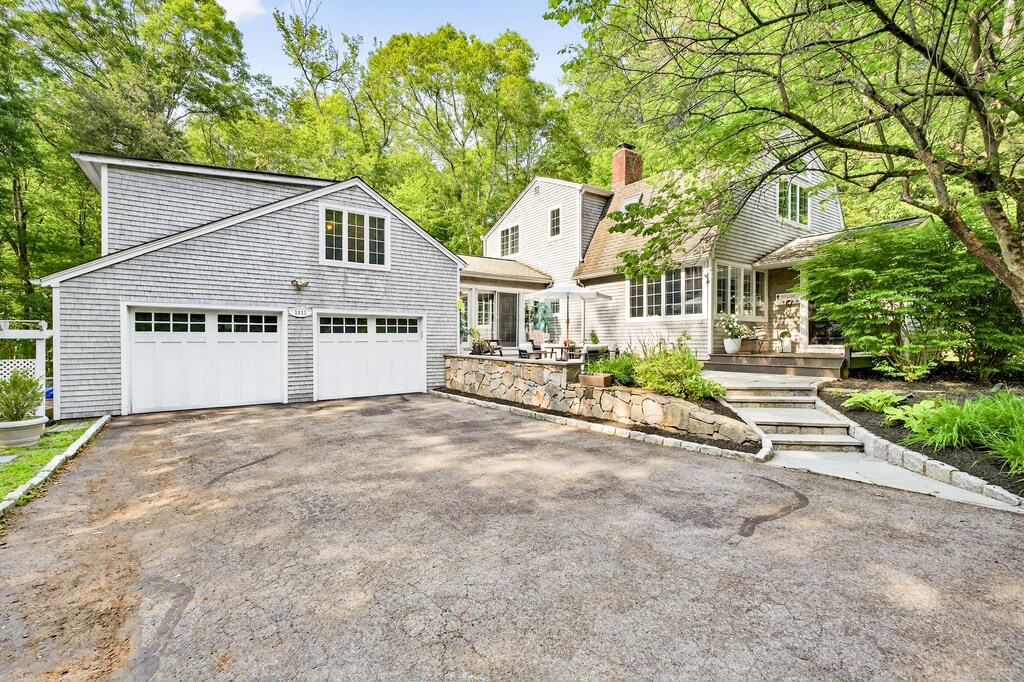 1111 Rock Rimmon Rd, Stamford, CT 06903 - photo 1