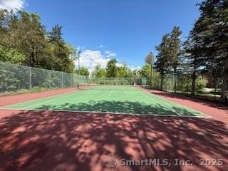 202 Carriage Crossing Ln Unit 202, Middletown, CT 06457 - view of tennis court with a bocce ball area