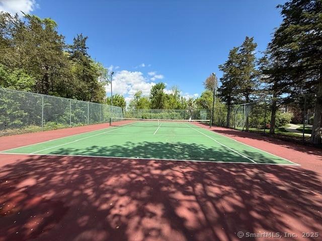 202 Carriage Crossing Ln Unit 202, Middletown, CT 06457 - view of tennis court with community basketball court