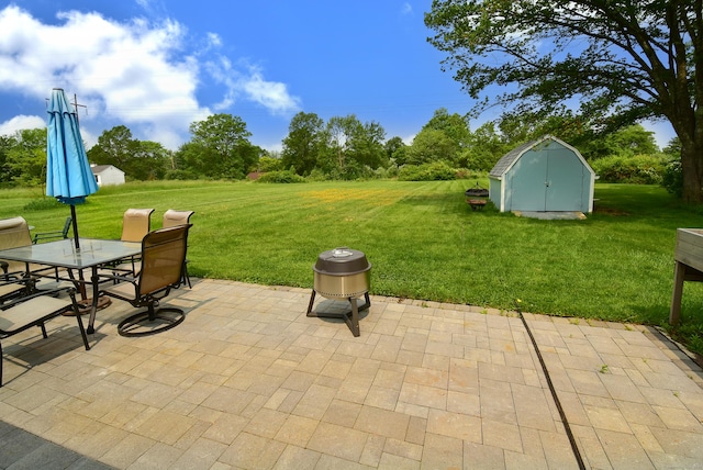 21 Craigmore Rd, Bloomfield, CT 06002 - view of patio with outdoor dining area