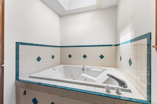 241 New London Rd, Colchester, CT 06415 - bathroom featuring a jetted tub