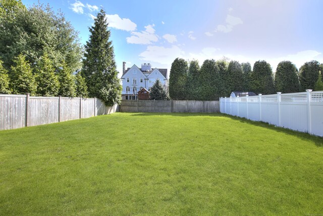 450 Penfield Rd, Fairfield, CT 06824 - view of yard