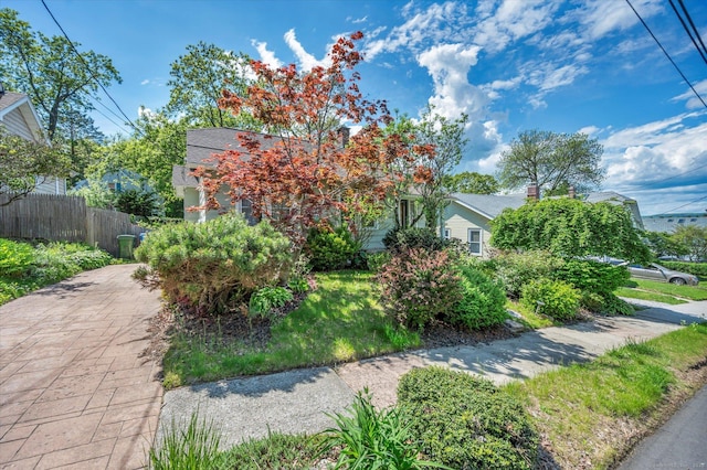 19 Orpington St, Hamden, CT 06517 - view of side of property with fence