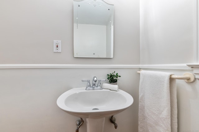 46 Glenbrook Rd, West Hartford, CT 06107 - bathroom featuring a sink