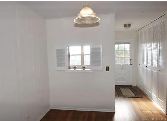 245 Unquowa Rd Apt 127, Fairfield, CT 06824 - entryway featuring wood finished floors and baseboards