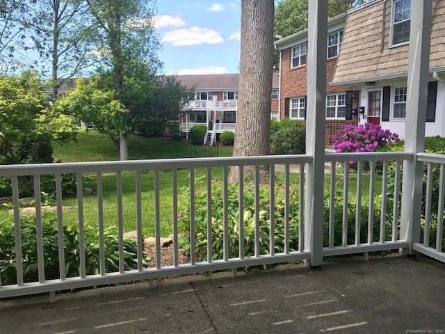 245 Unquowa Rd Apt 127, Fairfield, CT 06824 - view of balcony
