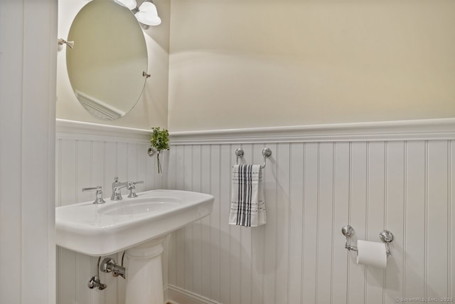18 Beaver Dam Rd, Newtown, CT 06470 - bathroom with a wainscoted wall