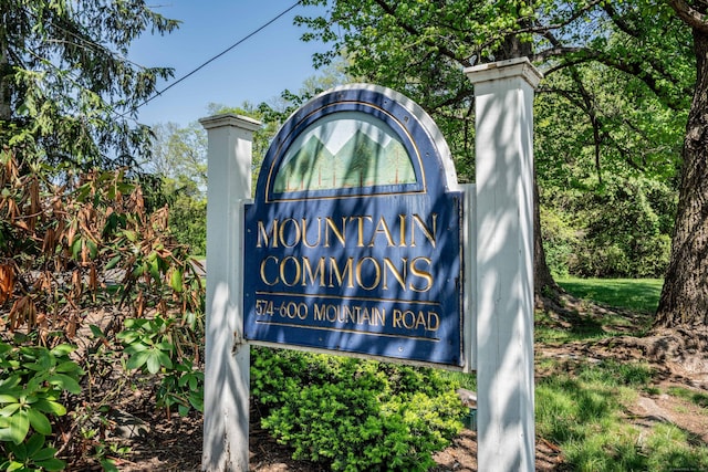 592 Mountain Rd Unit A, West Hartford, CT 06117 - view of community / neighborhood sign