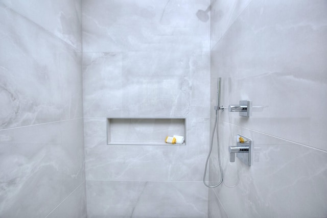 158 Compo Rd N, Westport, CT 06880 - bathroom with a tile shower