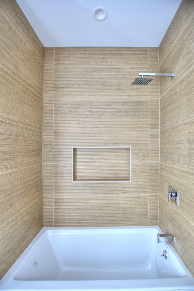 158 Compo Rd N, Westport, CT 06880 - full bathroom featuring shower / washtub combination