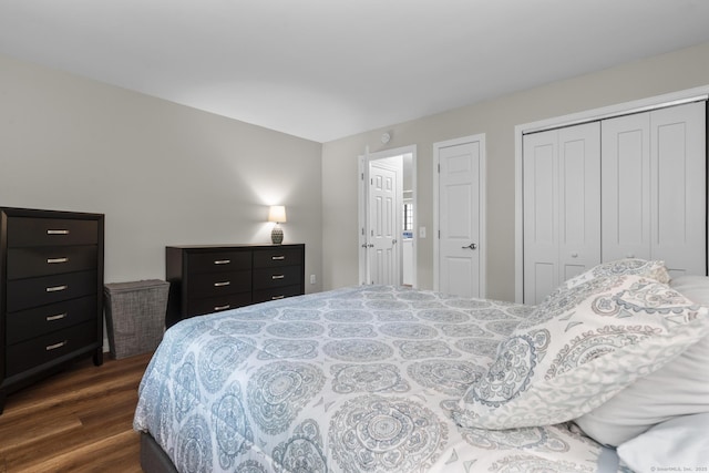 442 Swanson Cres Unit 442, Milford, CT 06461 - bedroom with dark wood-style flooring and a closet