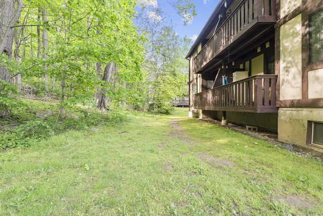 442 Swanson Cres Unit 442, Milford, CT 06461 - view of green lawn featuring a balcony