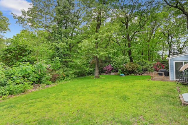 19 Crest Dr, Vernon, CT 06066 - view of grassy yard featuring a deck