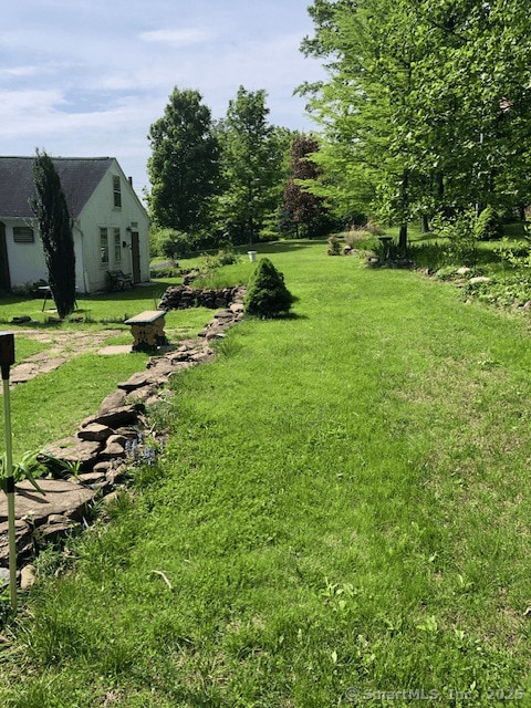 1066 Washington St, Middletown, CT 06457 - view of grassy yard