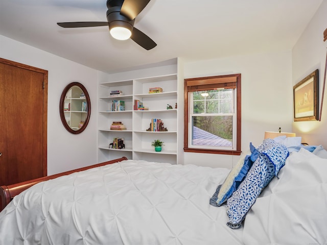 bedroom featuring a ceiling fan