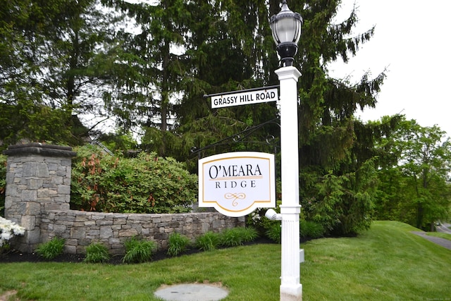 2 Plum Tree Cir, Farmington, CT 06032 - community sign with a yard