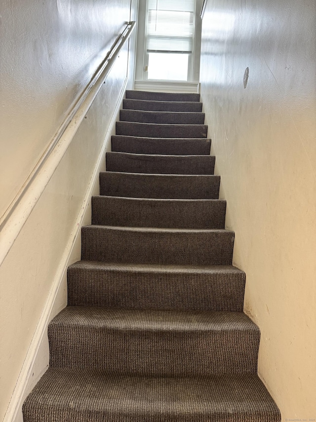 485 Laurel Ave, Bridgeport, CT 06605 - view of staircase