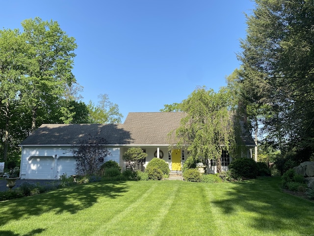 11 Thomas Rd, Westport, CT 06880 - view of front of property featuring a front yard, a garage, and covered porch