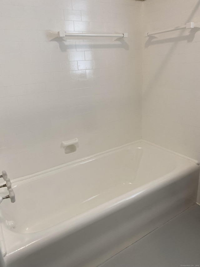 139 Fountain St Apt B9, New Haven, CT 06515 - bathroom featuring tub / shower combination