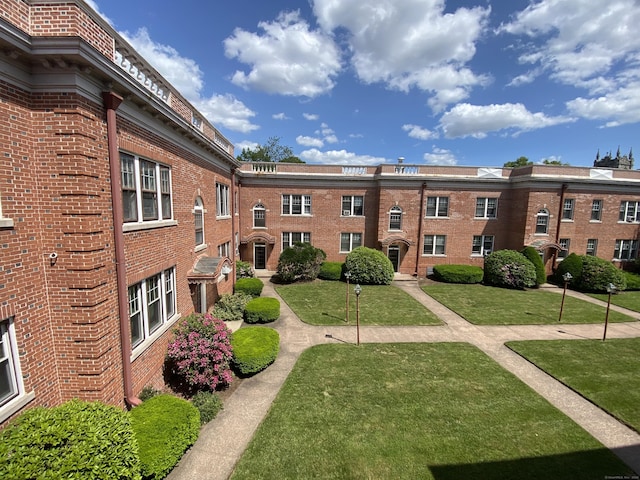 139 Fountain St Apt B9, New Haven, CT 06515 - surrounding community featuring a yard