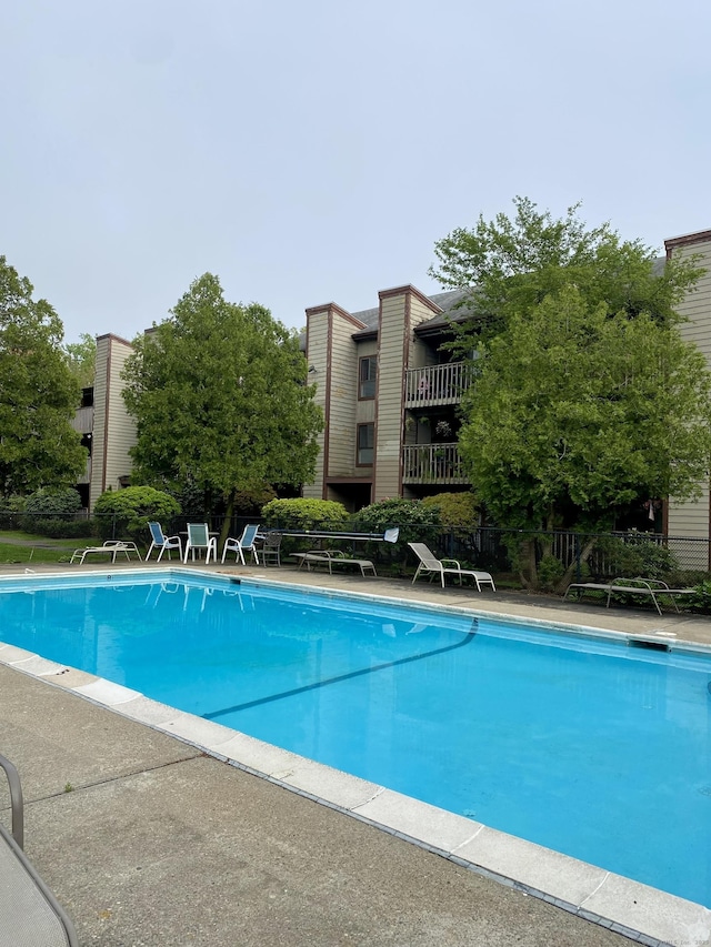 130 Coe Ave Unit 81, East Haven, CT 06512 - view of community pool