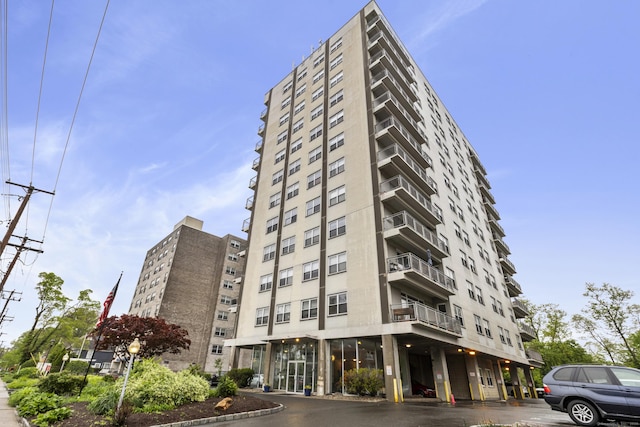 2370 N Ave Unit 12G, Bridgeport, CT 06604 - view of building exterior