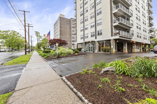 2370 N Ave Unit 12G, Bridgeport, CT 06604 - view of property