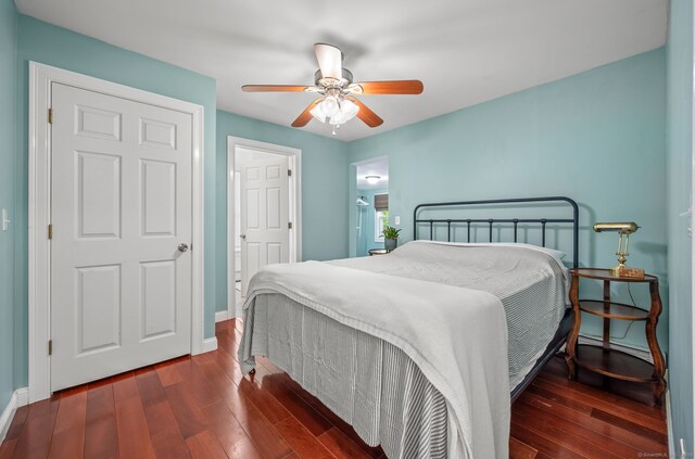 29 E Cliff St, Norwich, CT 06360 - bedroom with wood-type flooring, baseboards, and a ceiling fan