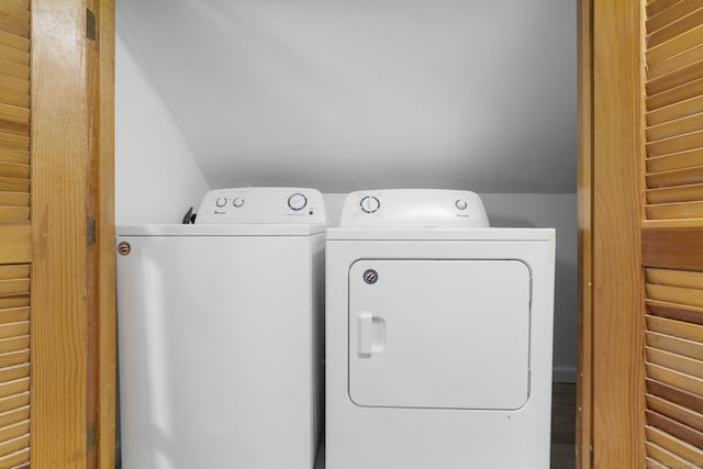 laundry room with independent washer and dryer