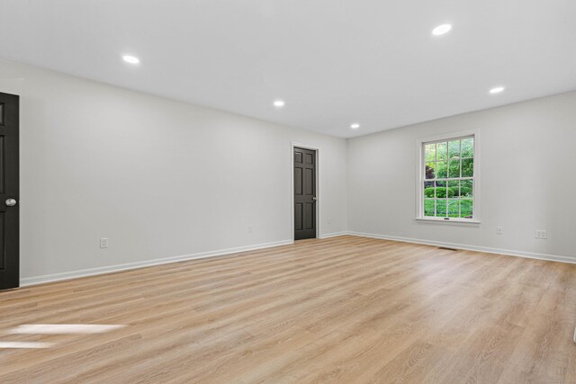 34 Willow Ln, East Lyme, CT 06333 - unfurnished room featuring light wood-type flooring, recessed lighting, and baseboards