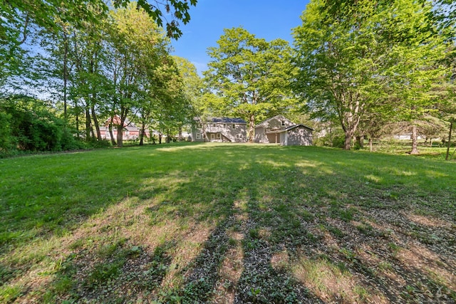 26 Maple Ave, North Haven, CT 06473 - view of green lawn