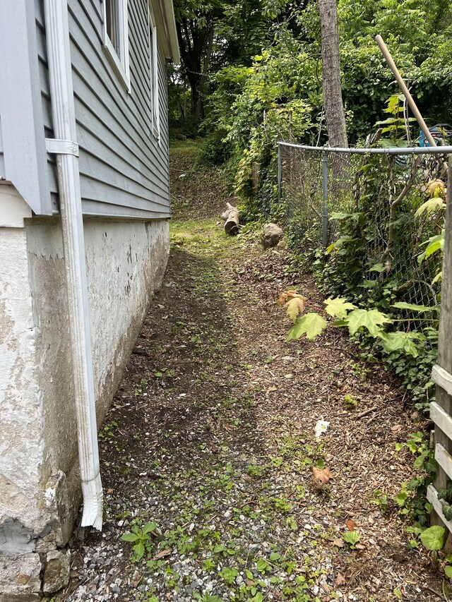 24 New St, Seymour, CT 06483 - view of yard