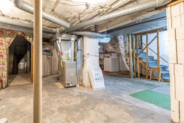 650 Broadview Ter, Hartford, CT 06106 - unfinished basement with washer / clothes dryer and heating unit