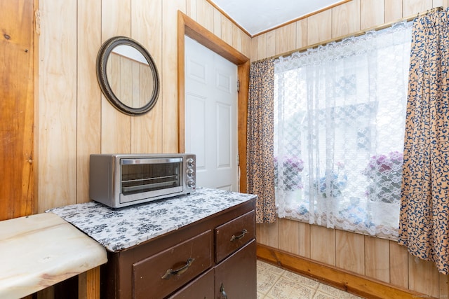 650 Broadview Ter, Hartford, CT 06106 - detailed view of wood walls