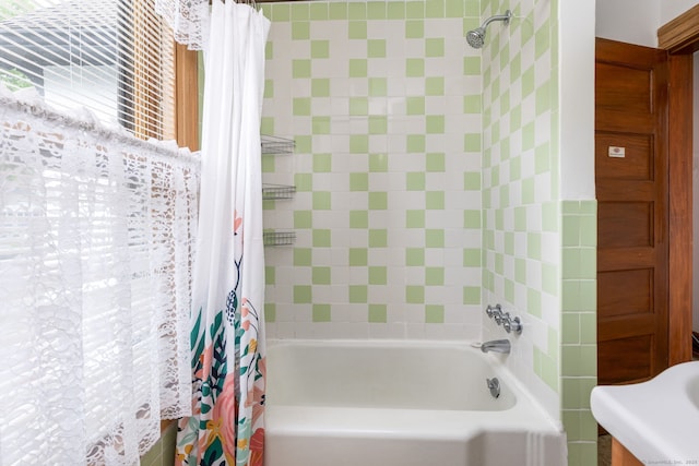 650 Broadview Ter, Hartford, CT 06106 - full bathroom with shower / bathtub combination with curtain and a sink