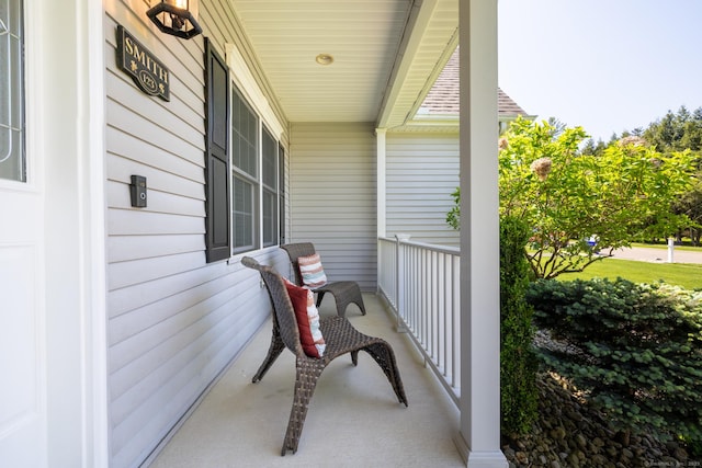 123 Cobblestone Dr, Southington, CT 06479 - balcony featuring covered porch