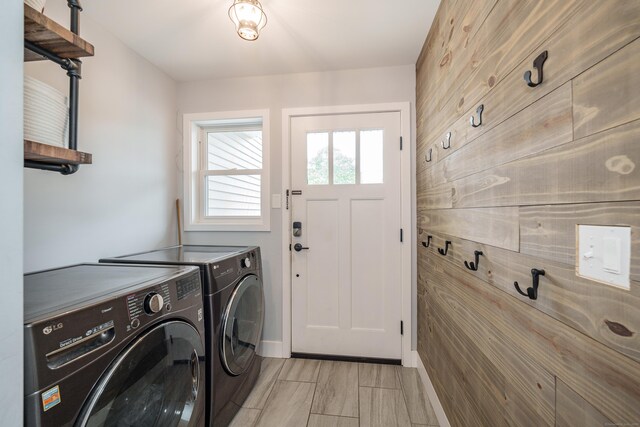 917 N Grand St, Suffield, CT 06093 - washroom featuring washing machine and clothes dryer