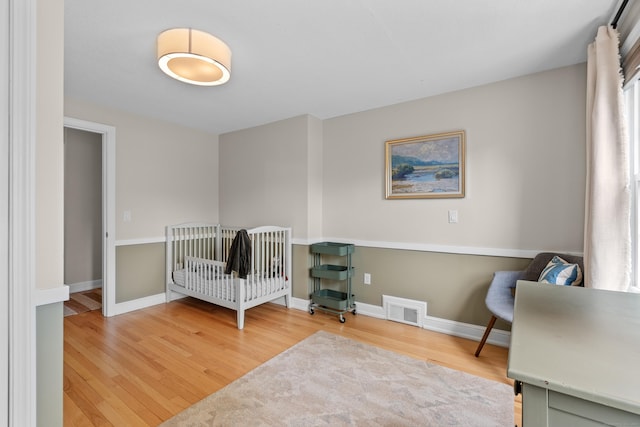 17 Fernridge Rd, West Hartford, CT 06107 - bedroom featuring light wood finished floors and baseboards