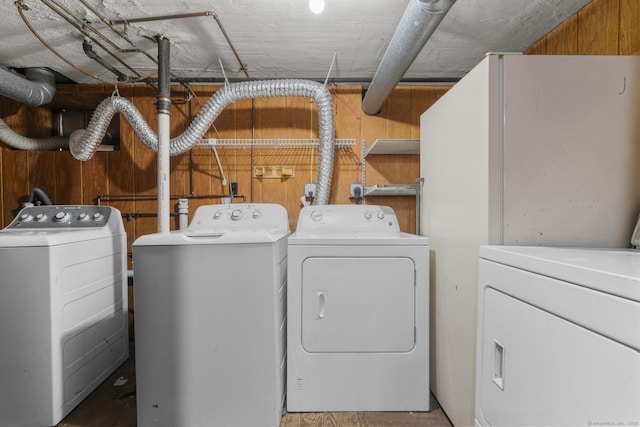 29 Cabot St, New Britain, CT 06053 - laundry area with washing machine and dryer