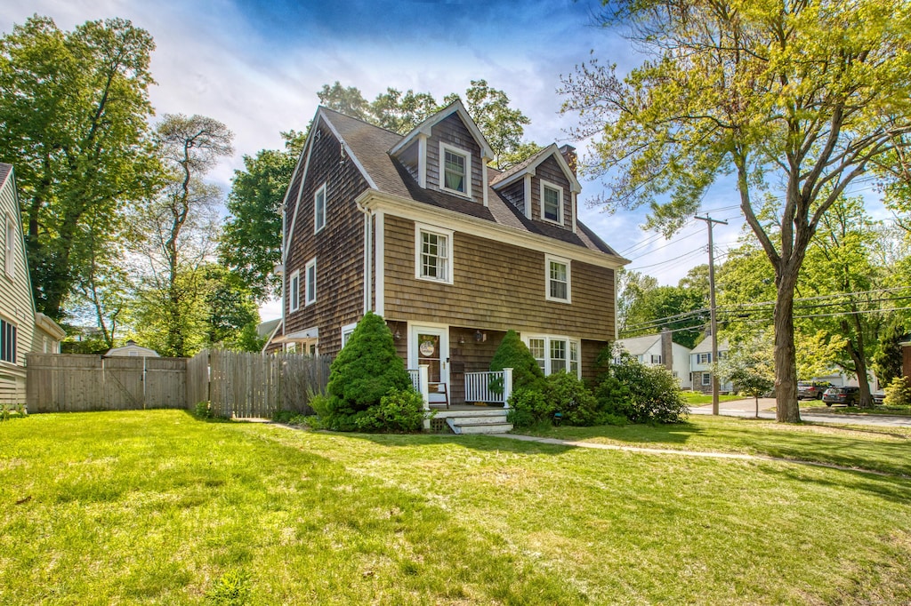 8 Lynnbrook Rd, Fairfield, CT 06825 - photo 1