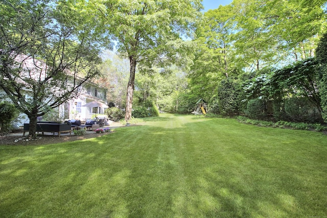 81 Grumman Hill Rd, Wilton, CT 06897 - view of grassy yard