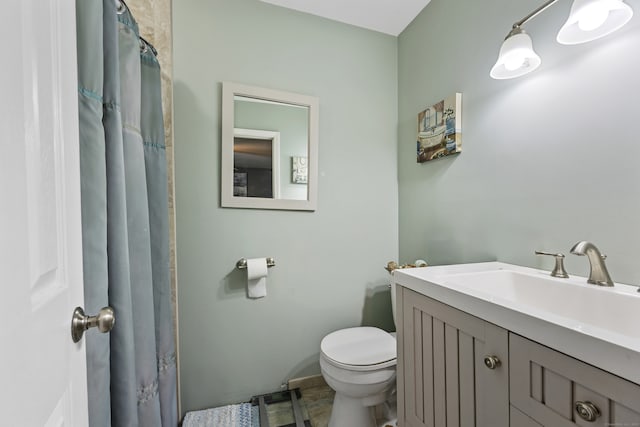 47 Currier Pl Unit 47, Cheshire, CT 06410 - full bathroom with toilet, vanity, curtained shower, and baseboards
