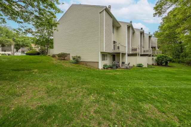 47 Currier Pl Unit 47, Cheshire, CT 06410 - view of side of home featuring a yard