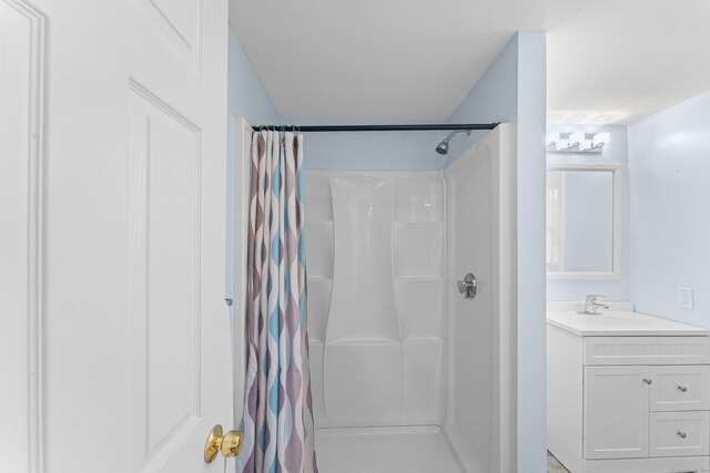 315 Prospect St, Wethersfield, CT 06109 - full bathroom featuring vanity and curtained shower