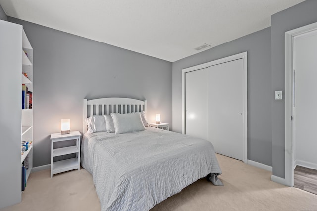 114 Mountain View Rd, Glastonbury, CT 06033 - bedroom featuring carpet, baseboards, and a closet