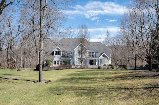 14 Dillman Ct, Ridgefield, CT 06877 - shingle-style home with a front yard