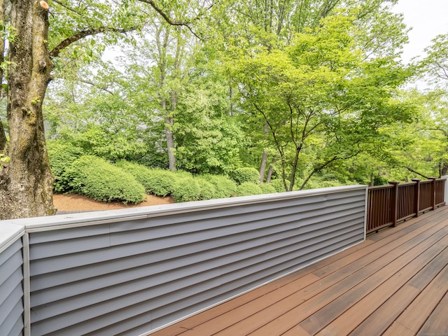 24 Wilton Crst Unit 24, Wilton, CT 06897 - view of deck