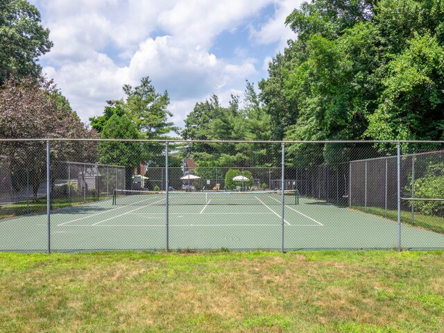 24 Wilton Crst Unit 24, Wilton, CT 06897 - view of tennis court